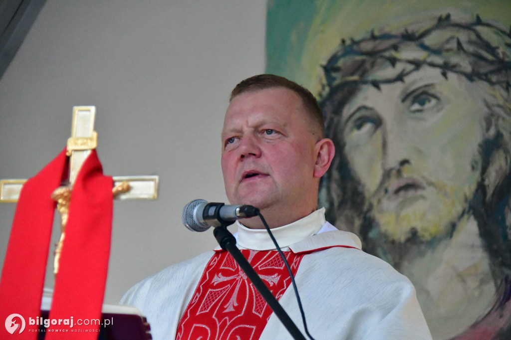Msza św. na cmentarzu rozpoczęła świętowanie