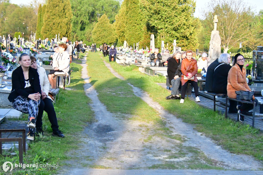 Msza św. na cmentarzu rozpoczęła świętowanie