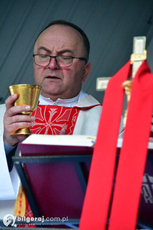 Msza św. na cmentarzu rozpoczęła świętowanie