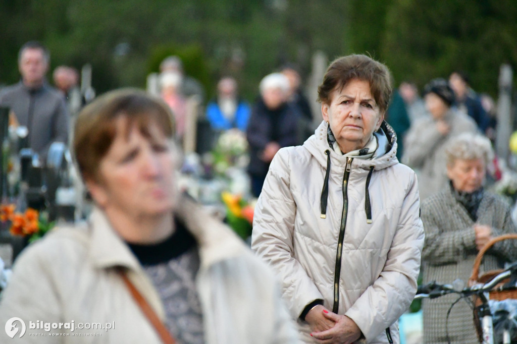 Msza św. na cmentarzu rozpoczęła świętowanie