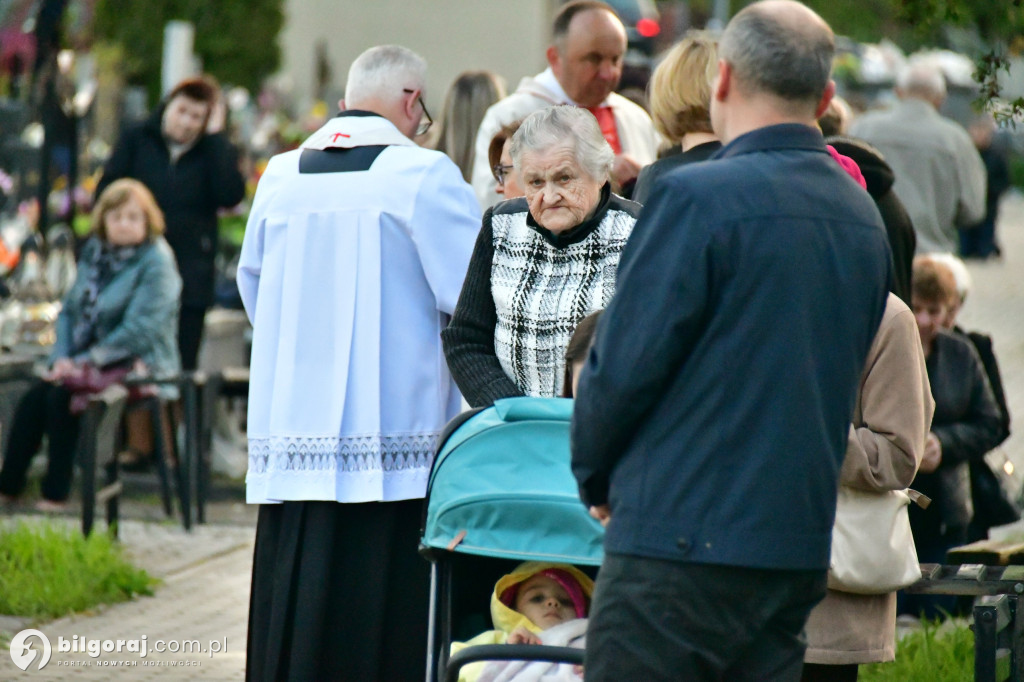 Msza św. na cmentarzu rozpoczęła świętowanie