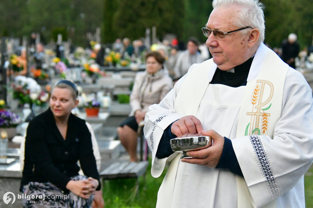 Msza św. na cmentarzu rozpoczęła świętowanie