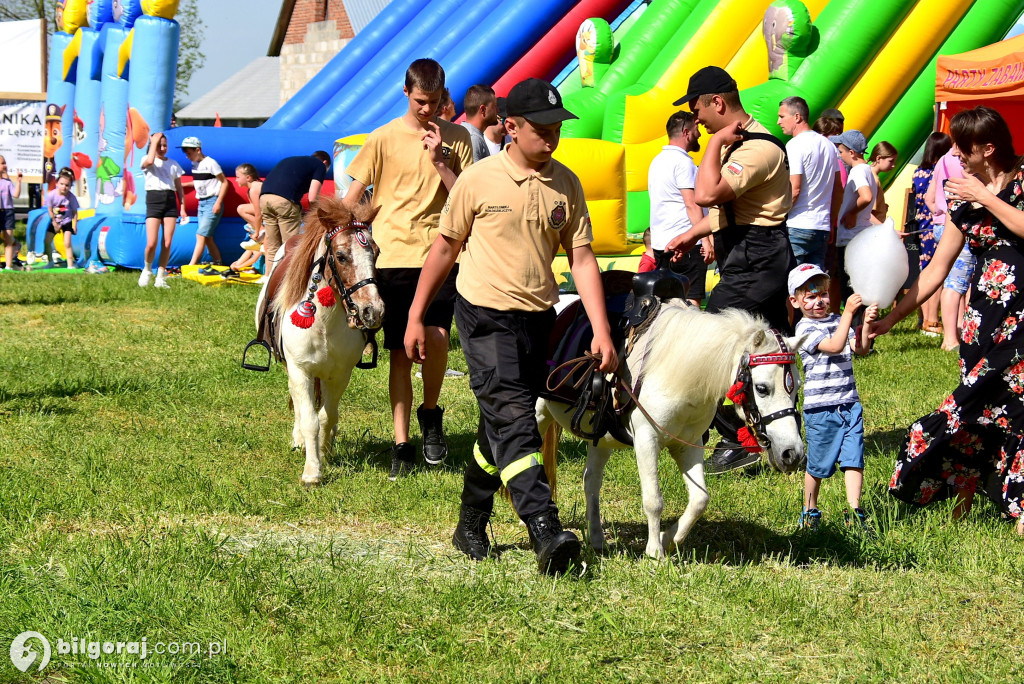 Aleksandrów: Strażacki piknik rodzinny zintegrował mieszkańców!