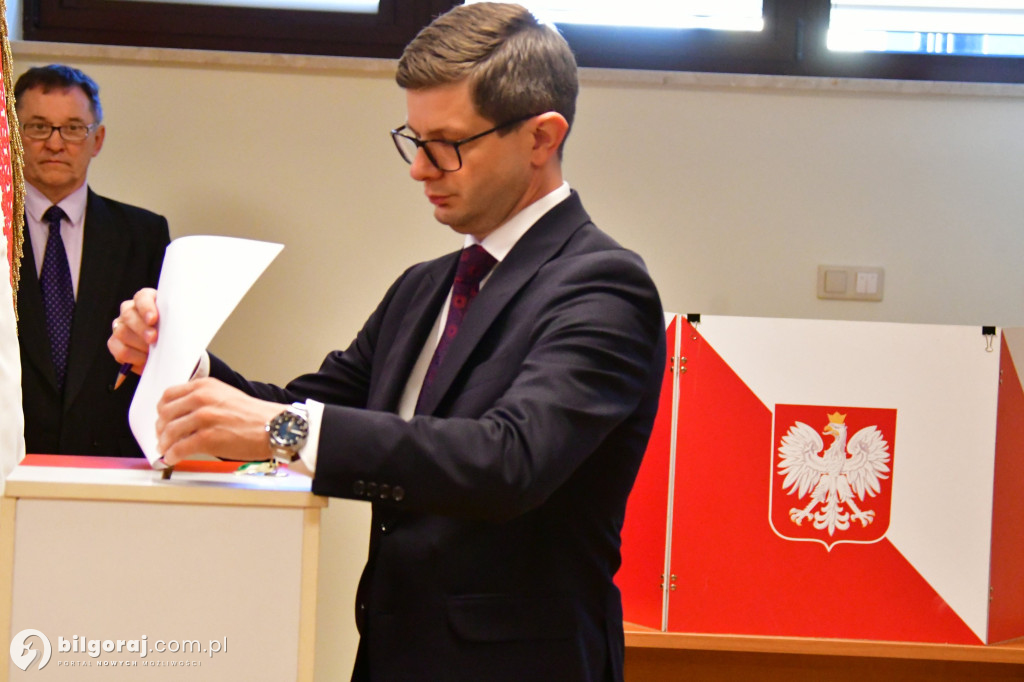 Rada Miasta i burmistrz złożyli ślubowania i wybrali Przewodniczącego