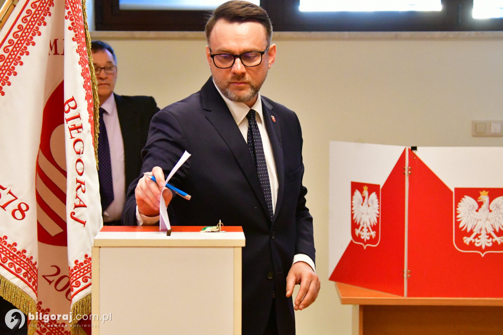 Rada Miasta i burmistrz złożyli ślubowania i wybrali Przewodniczącego