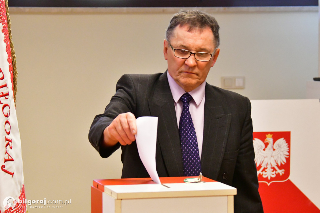 Rada Miasta i burmistrz złożyli ślubowania i wybrali Przewodniczącego