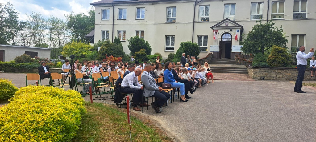 Szkoła w Woli Radzięckiej świętowała niecodzienny jubileusz. 16-lecie...