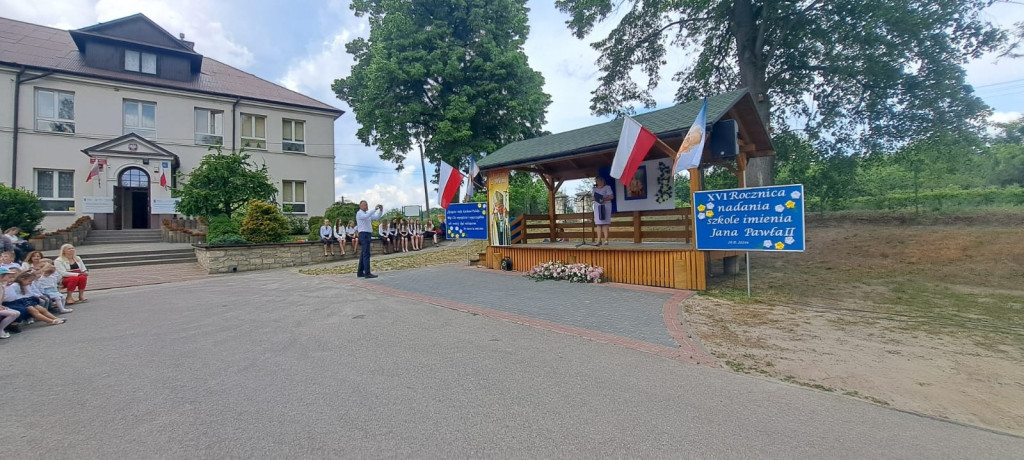 Szkoła w Woli Radzięckiej świętowała niecodzienny jubileusz. 16-lecie...
