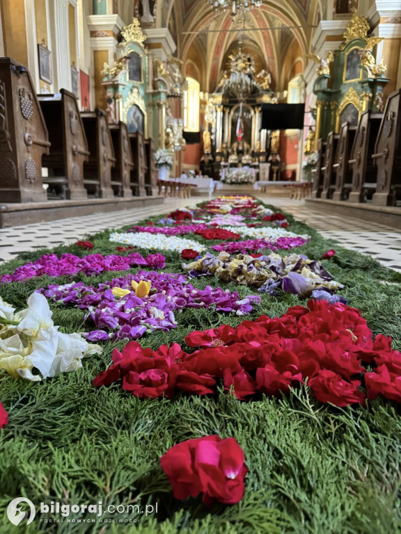 Goraj. Kwiatowy dywan dla Najświętszego Sakramentu