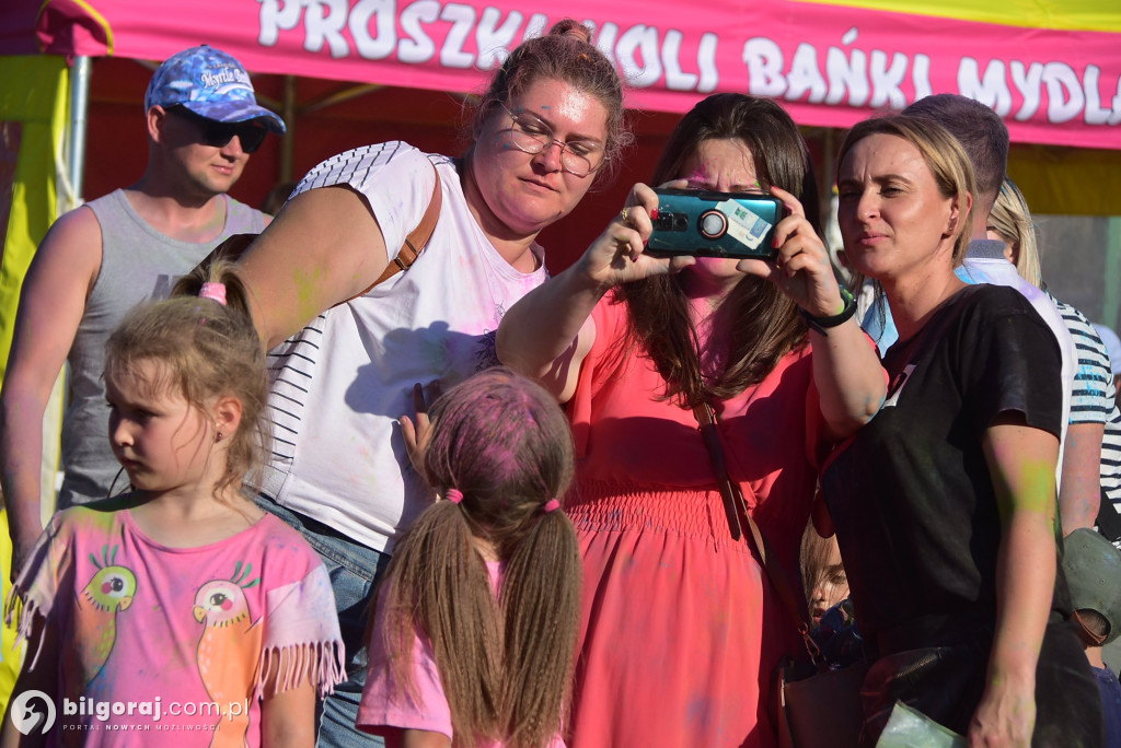 Biłgoraj rozkwitł kolorami! Festiwal Holi nad Zalewem Bojary oczarował uczestników