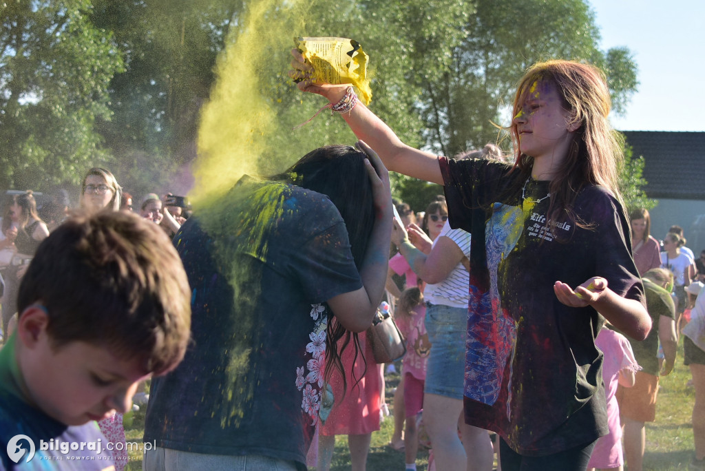 Biłgoraj rozkwitł kolorami! Festiwal Holi nad Zalewem Bojary oczarował uczestników