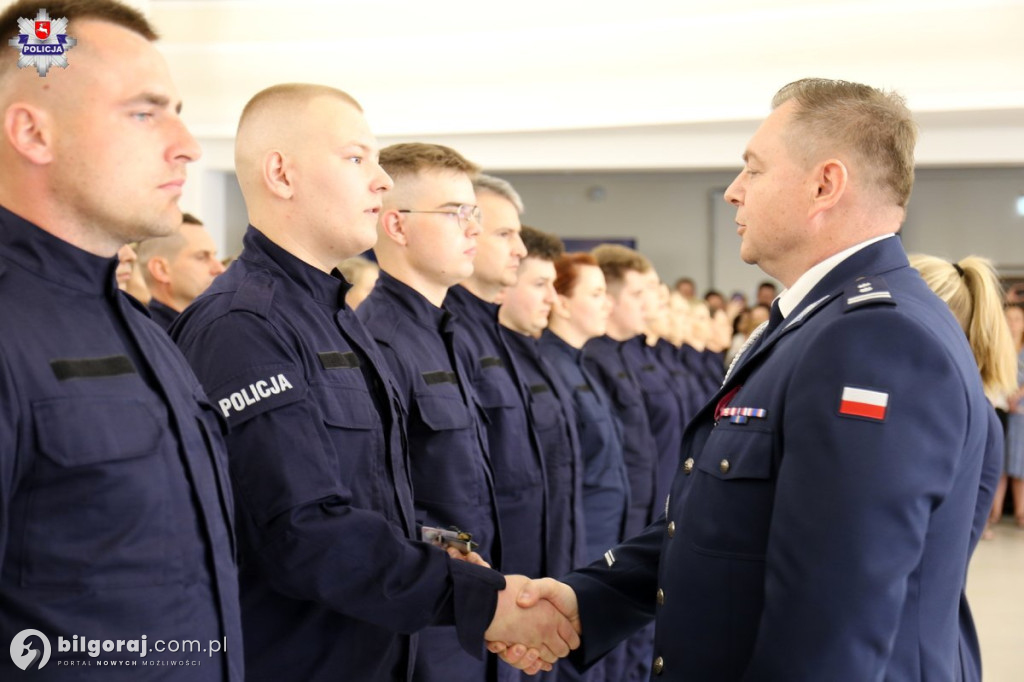 Nowi policjanci w biłgorajskiej Komendzie