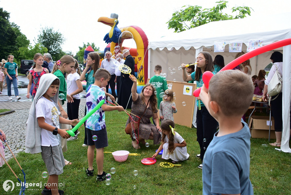 Piknik rodzinny na 10-lecie parafii św. Jana Pawła II w Biłgoraju