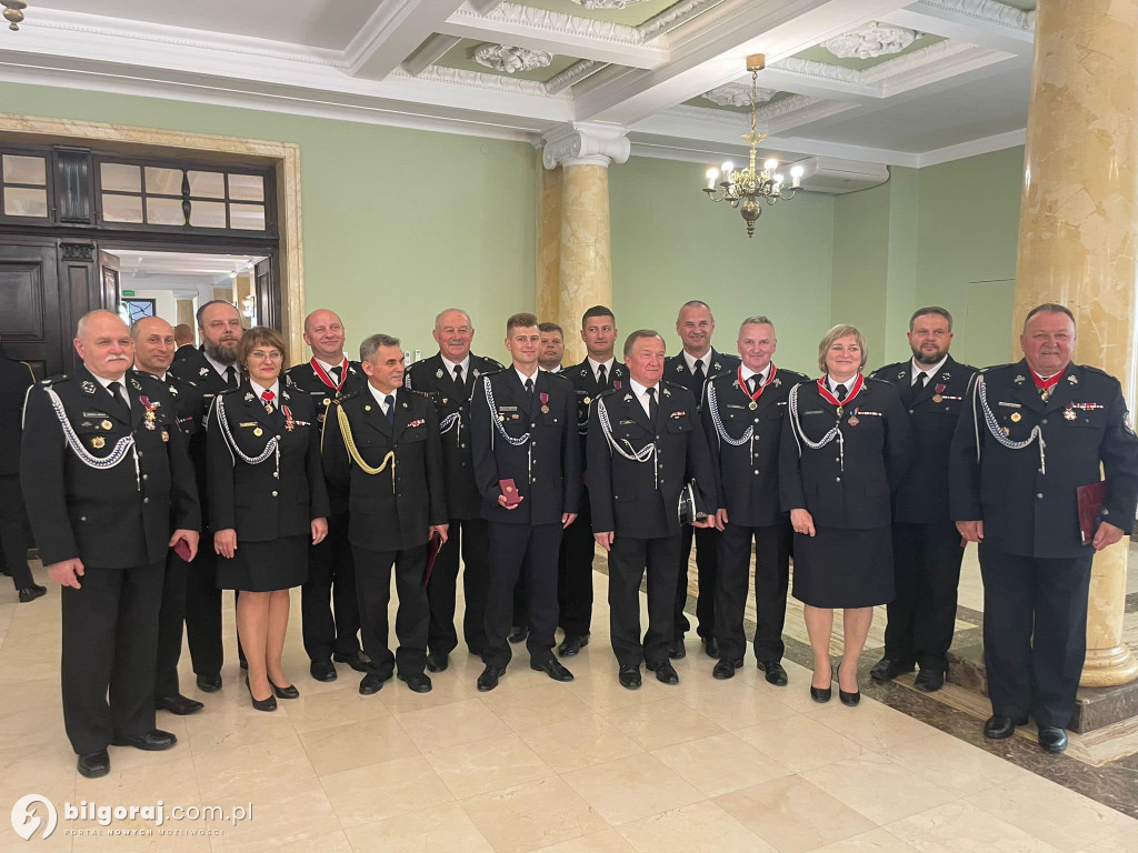 Poseł Wiesław Różyński uhonorowany Złotym Znakiem Związku OSP RP