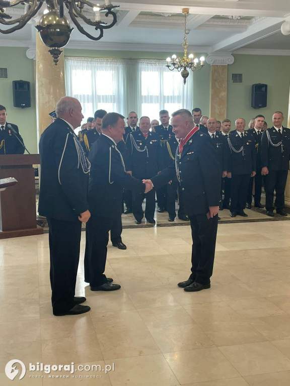 Poseł Wiesław Różyński uhonorowany Złotym Znakiem Związku OSP RP