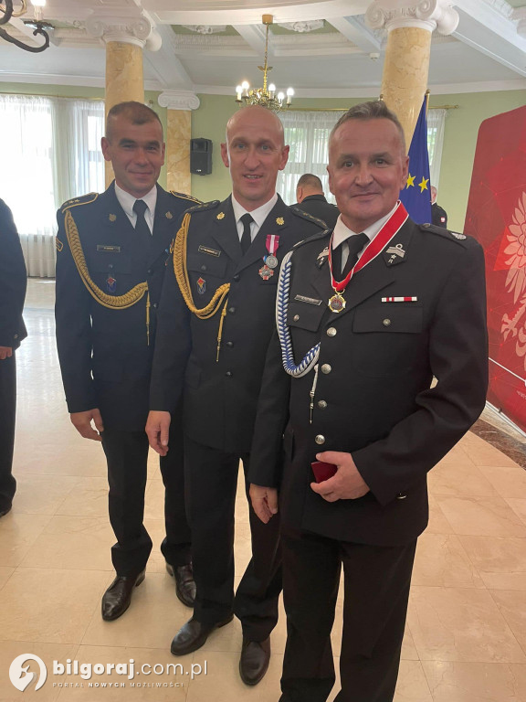 Poseł Wiesław Różyński uhonorowany Złotym Znakiem Związku OSP RP