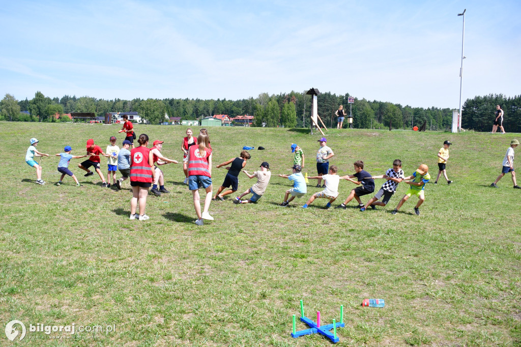 Piknik integracyjno-edukacyjny nad Zalewem Bojary: Sukces inicjatywy SIM PCK Biłgoraj