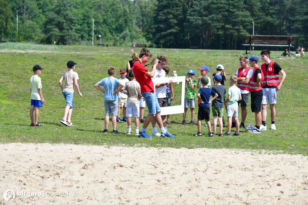 Piknik integracyjno-edukacyjny nad Zalewem Bojary: Sukces inicjatywy SIM PCK Biłgoraj