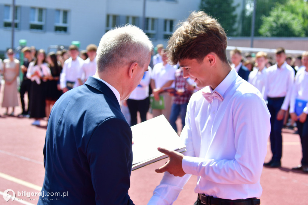 Dzwonek na wakacje! Zakończył się rok szkolny 2023/2024