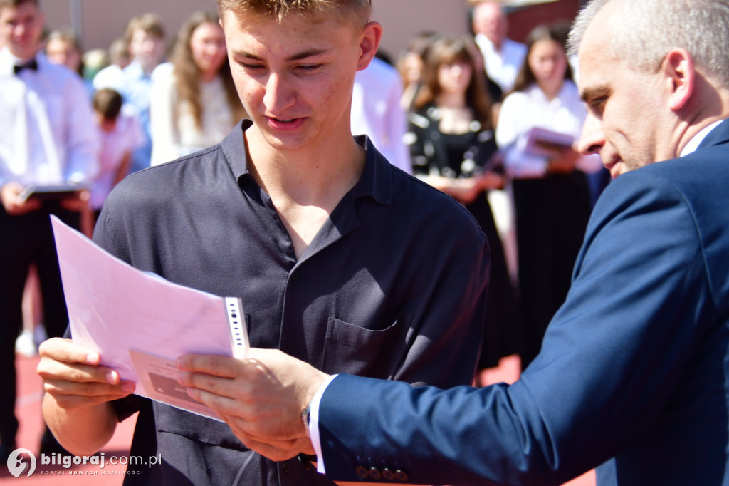 Dzwonek na wakacje! Zakończył się rok szkolny 2023/2024