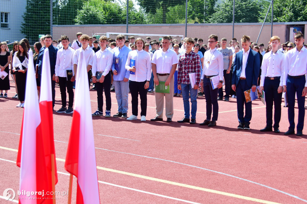 Dzwonek na wakacje! Zakończył się rok szkolny 2023/2024