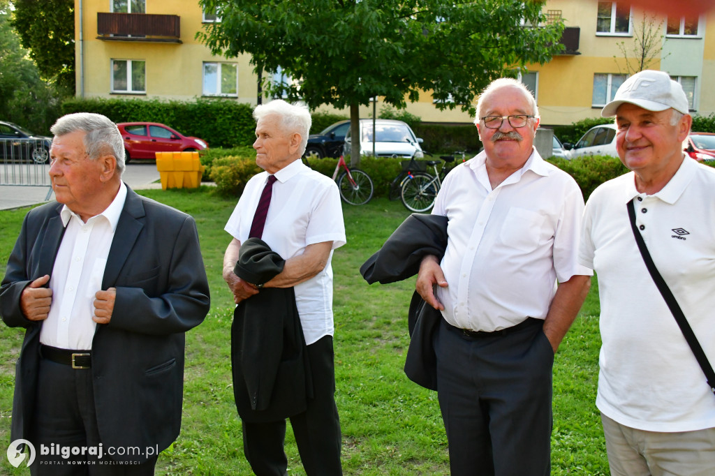 Biłgorajscy Seniorzy czarowali na scenie: Bajka i muzyka na powitanie wakacji