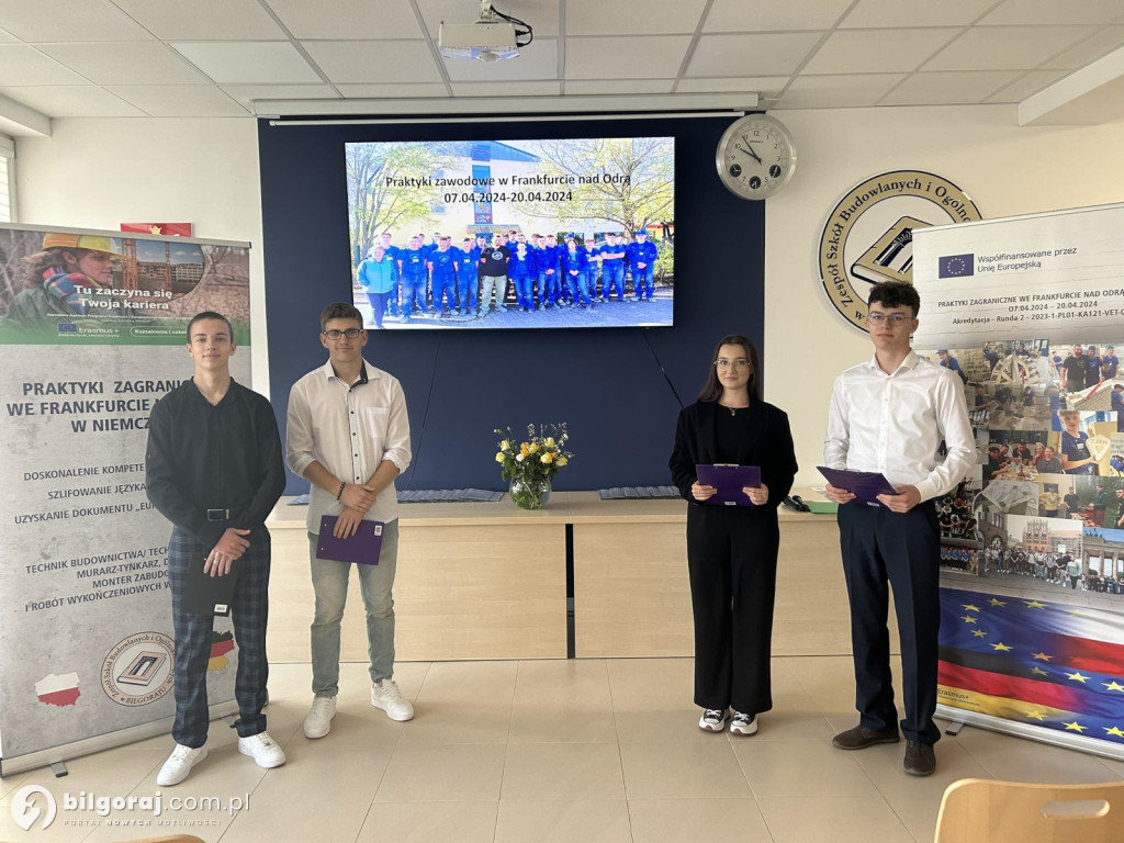 Uczestnicy programu mobilności Erasmus plus otrzymali Europassy