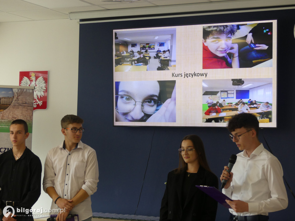Uczestnicy programu mobilności Erasmus plus otrzymali Europassy