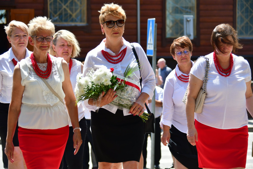 Uroczystości 81. rocznicy pacyfikacji Majdanu Starego i Nowego: Msza święta i złożenie wieńców