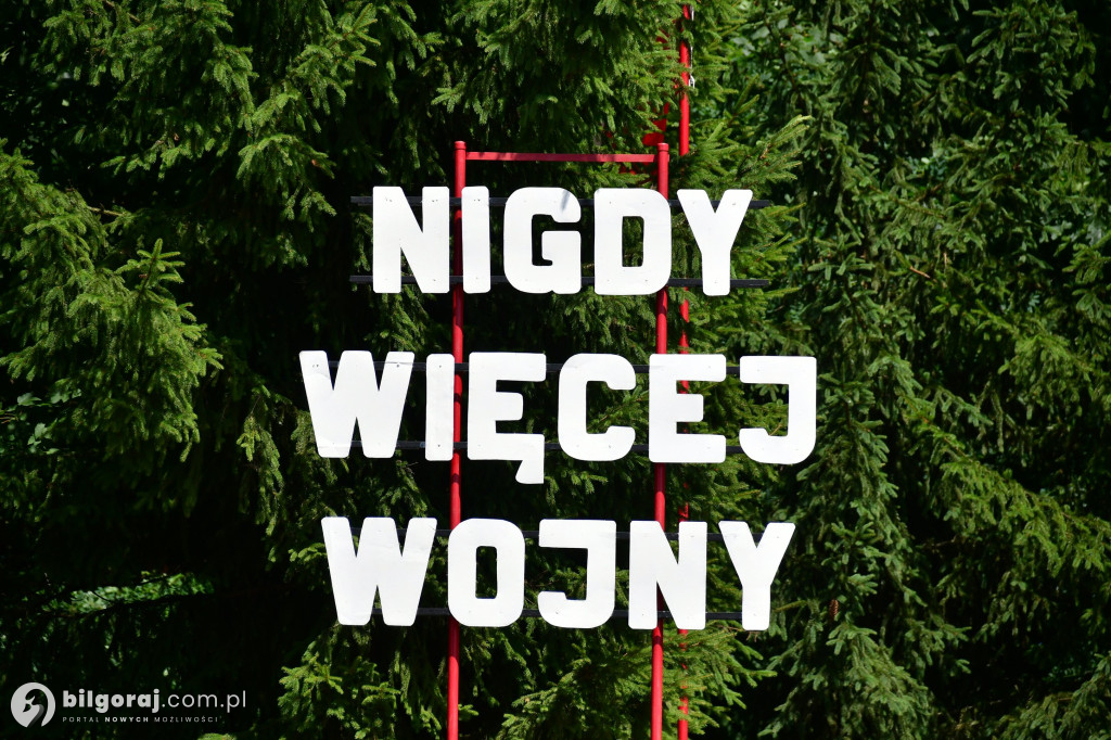 Uroczystości 81. rocznicy pacyfikacji Majdanu Starego i Nowego: Msza święta i złożenie wieńców