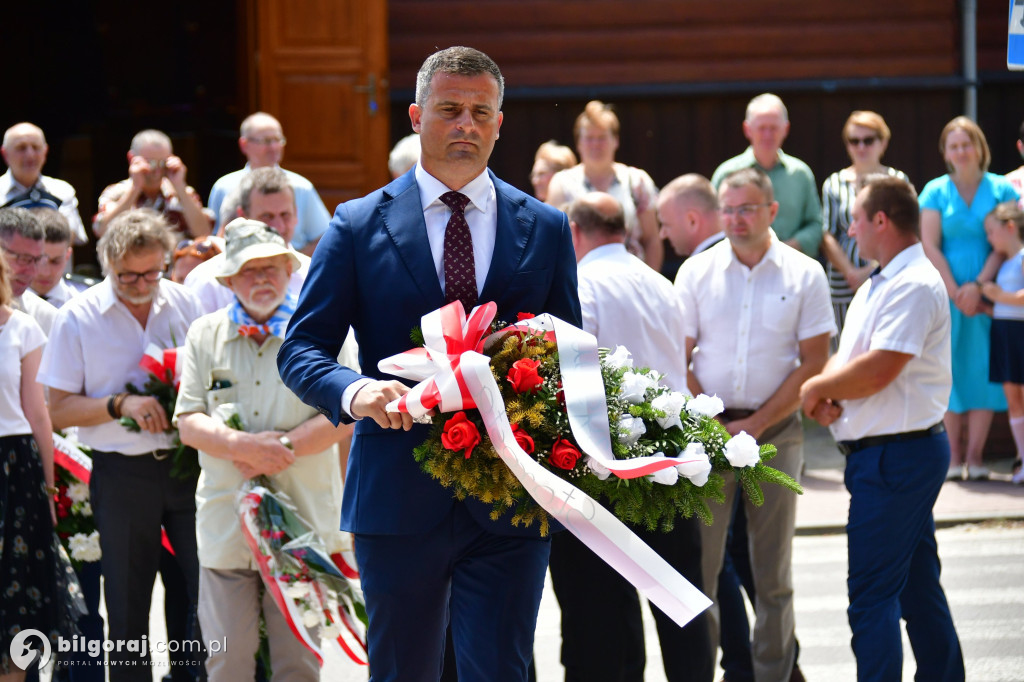 Uroczystości 81. rocznicy pacyfikacji Majdanu Starego i Nowego: Msza święta i złożenie wieńców
