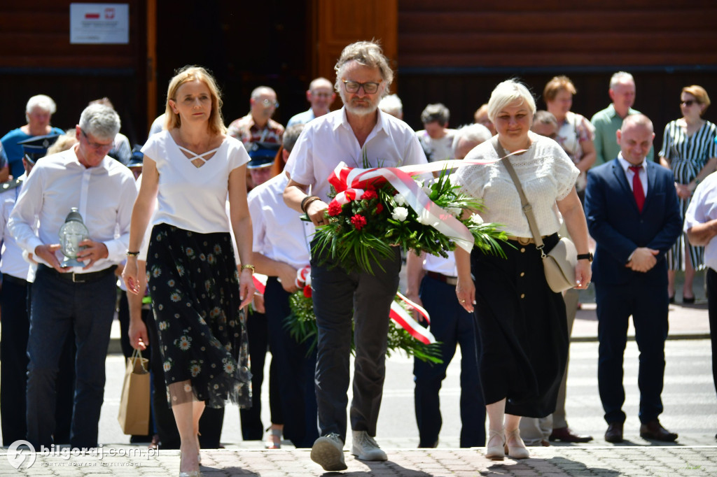 Uroczystości 81. rocznicy pacyfikacji Majdanu Starego i Nowego: Msza święta i złożenie wieńców