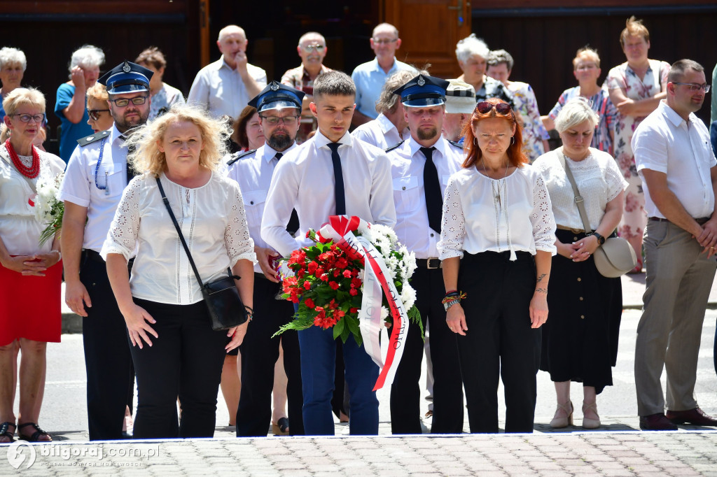 Uroczystości 81. rocznicy pacyfikacji Majdanu Starego i Nowego: Msza święta i złożenie wieńców