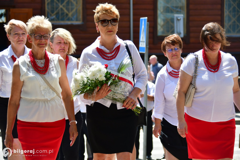 Uroczystości 81. rocznicy pacyfikacji Majdanu Starego i Nowego: Msza święta i złożenie wieńców