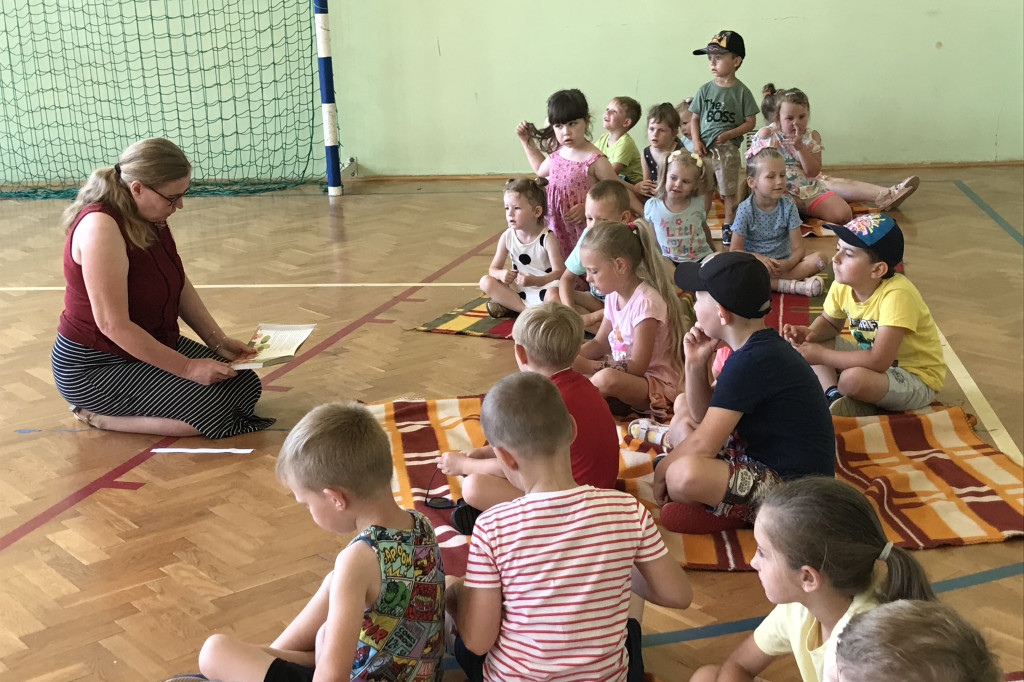 Biblioteczne podróże do świata ekonomii