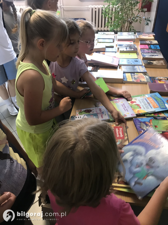 Biblioteczne podróże do świata ekonomii