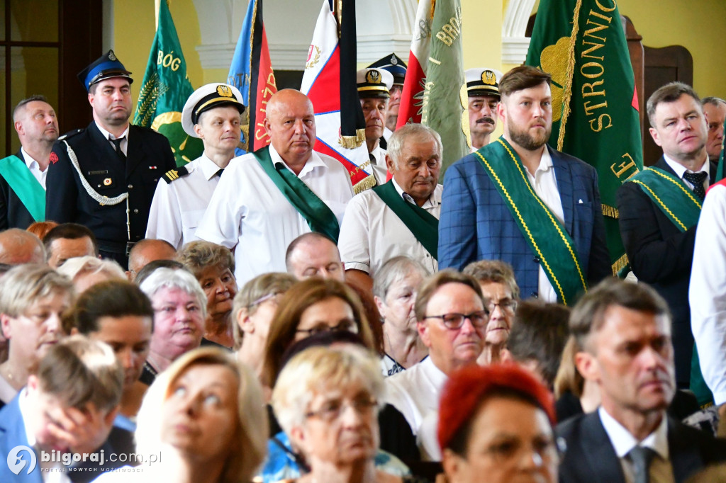 Pogrzeb śp. Mariana Tokarskiego. Były starosta biłgorajski spoczął na cemenciarzu parafilmym w Biszczy