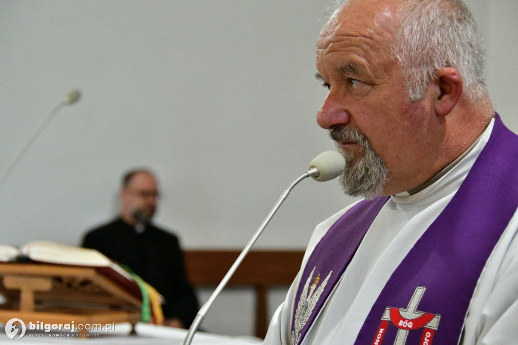 Pogrzeb śp. Mariana Tokarskiego. Były starosta biłgorajski spoczął na cemenciarzu parafilmym w Biszczy
