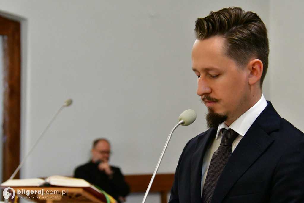 Pogrzeb śp. Mariana Tokarskiego. Były starosta biłgorajski spoczął na cemenciarzu parafilmym w Biszczy