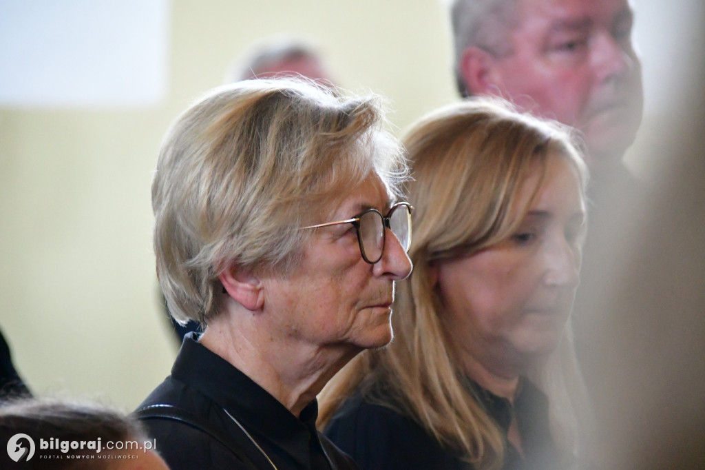 Pogrzeb śp. Mariana Tokarskiego. Były starosta biłgorajski spoczął na cemenciarzu parafilmym w Biszczy
