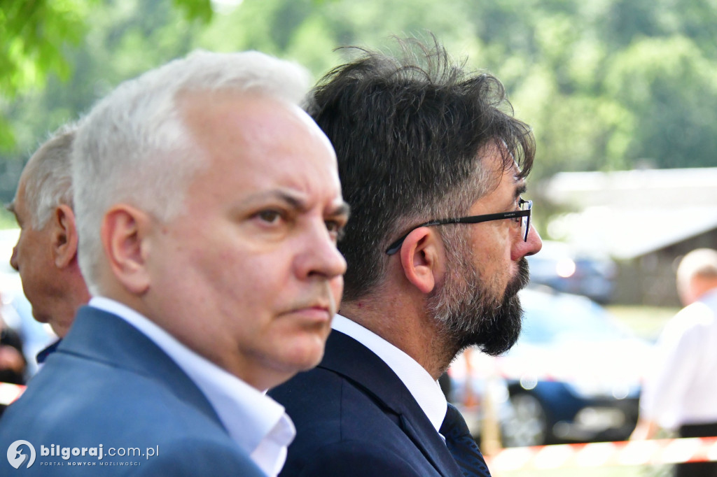 Pogrzeb śp. Mariana Tokarskiego. Były starosta biłgorajski spoczął na cemenciarzu parafilmym w Biszczy