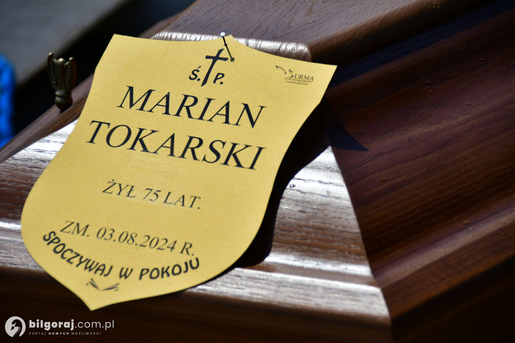 Pogrzeb śp. Mariana Tokarskiego. Były starosta biłgorajski spoczął na cemenciarzu parafilmym w Biszczy