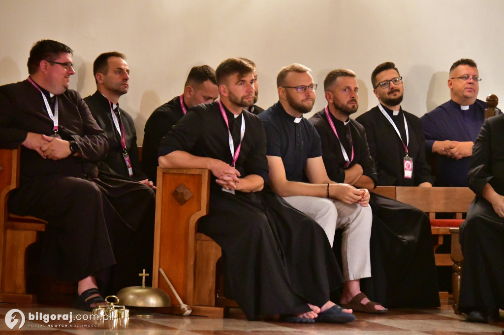 Apel w Staszowie. Pątników odwiedziły rodziny
