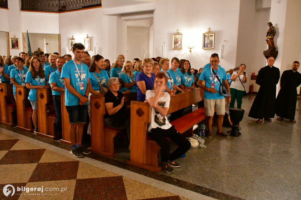 Apel w Staszowie. Pątników odwiedziły rodziny