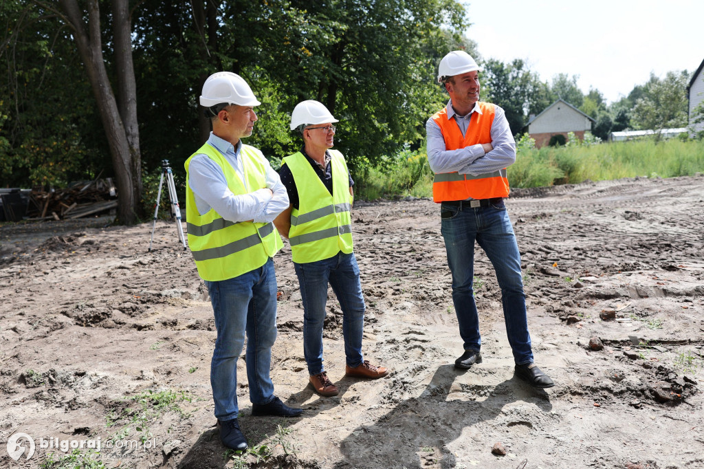 Rośnie Muzezum Partyzatów Polskich Osuchy 44