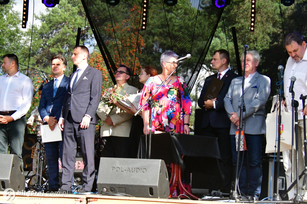 Święto kultury w Józefowie: Wręczenie medalu 