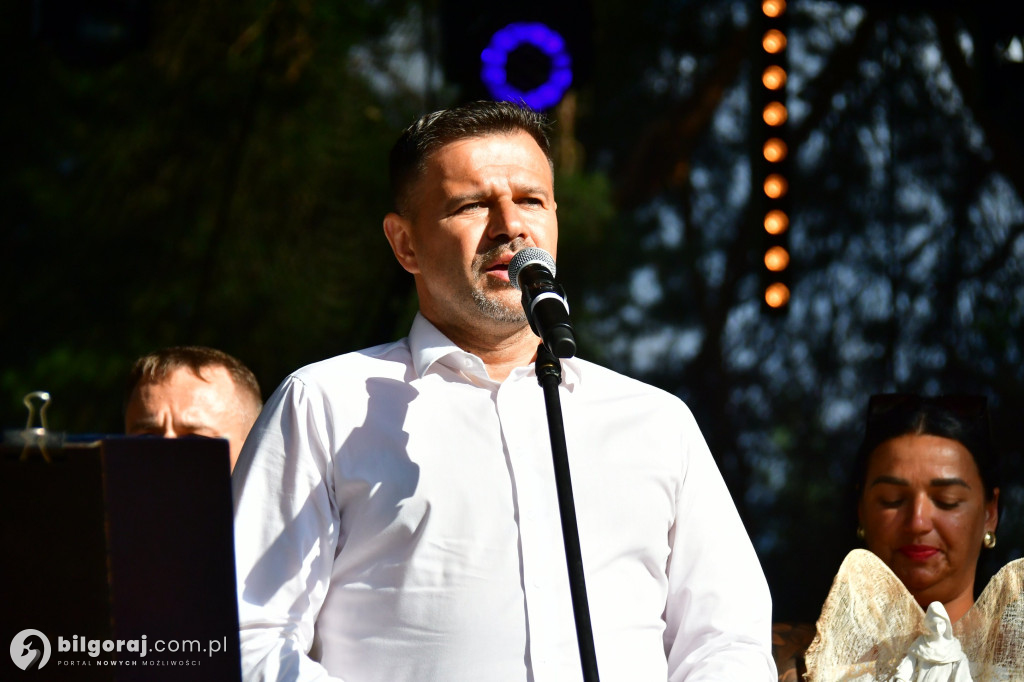Święto kultury w Józefowie: Wręczenie medalu 