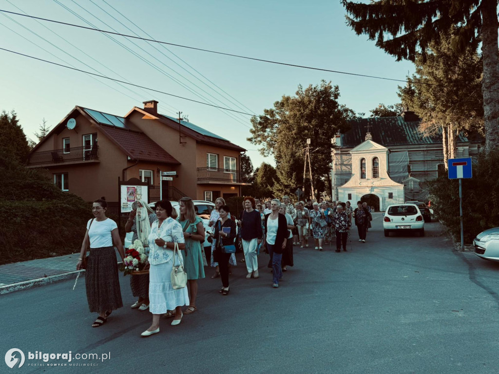 Nabożeństwo Fatimskie w Goraju: Modlitwa, procesja i zjednoczenie wiernych