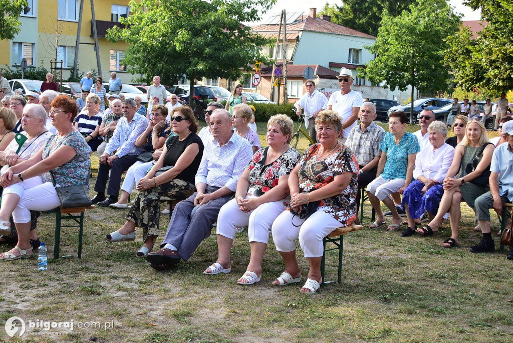 Biłgoraj uczcił Cud nad Wisłą: Koncert pieśni patriotycznych z udziałem seniorów