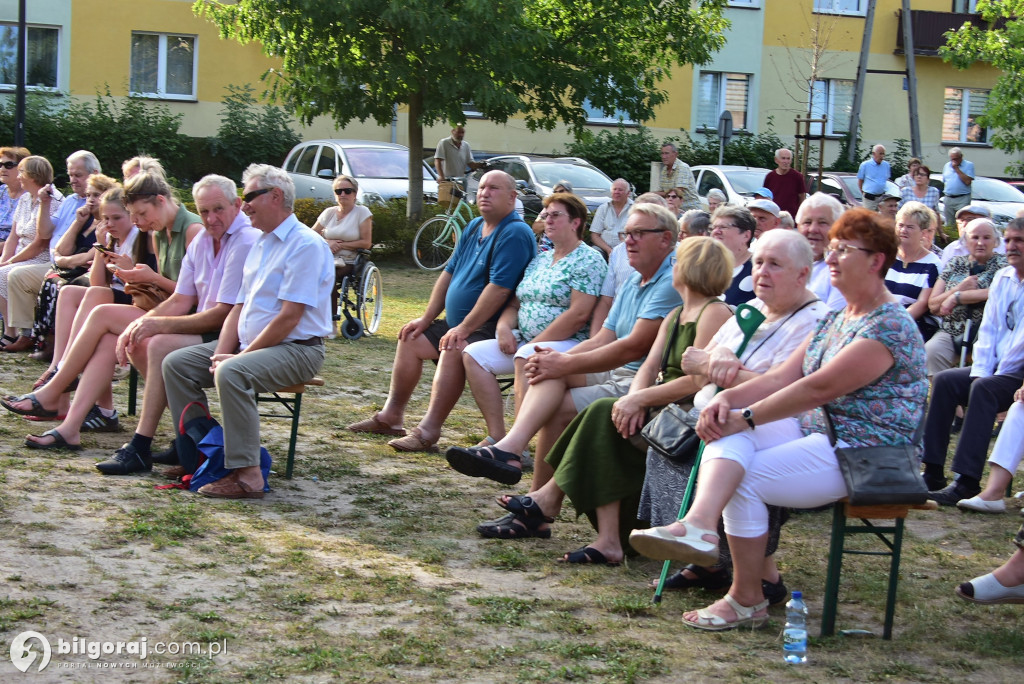 Biłgoraj uczcił Cud nad Wisłą: Koncert pieśni patriotycznych z udziałem seniorów
